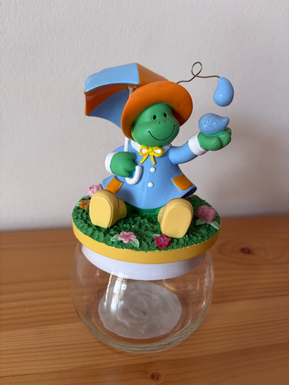 Vintage ‘04 Quibbet Holiday Holder Decorative Jar Gund Hand-painted Resin Topper